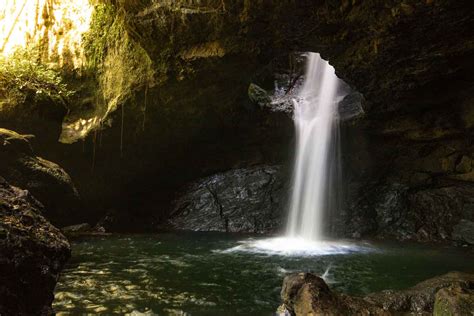  Cueva del Esplendor: Mistyczna Grota z Podziemnymi Wodospadami!