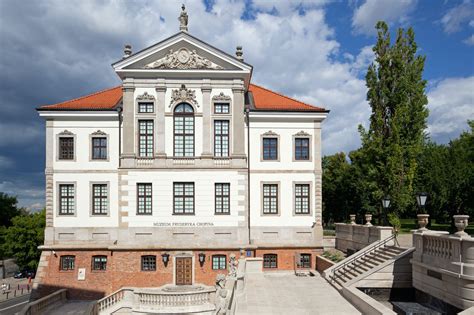  Fryderyk Chopin Museum: Sprawdź historię kompozytora i odkryj magiczne dźwięki fortepianu!