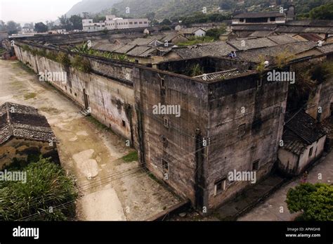 Hakka Walled Village: Oaza spokoju i tradycji w sercu Guangdong!