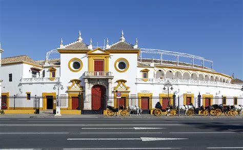  Plaza de Toros de la Maestranza: Miejsce walk byków i historii w sercu Sewilli!